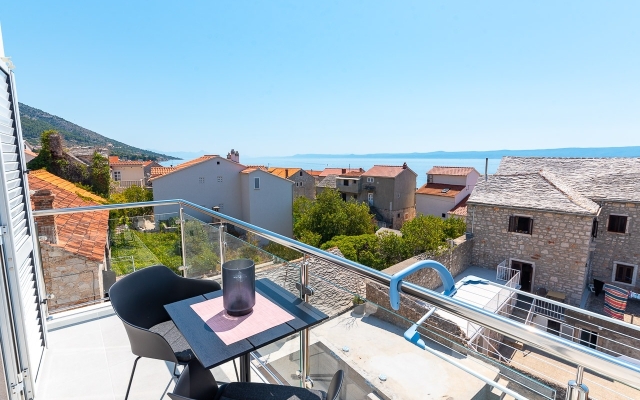 Apartment Renci - great location & sea view: A1 Bol, Island Brac