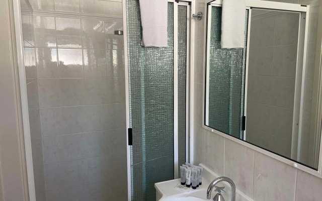 City Oasis Inn Townsville, SureStay Collection by BW