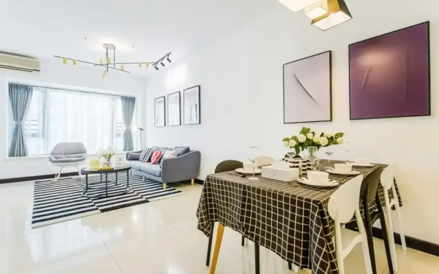 Locals Boutique Apartment Huafa Plaza 15