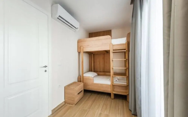 Sea Le Vie Hotel 4