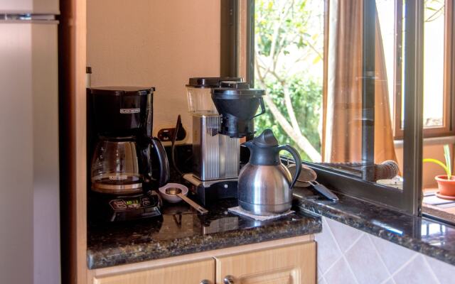 "Modern 2br Casa Calmarse W Mountain View"