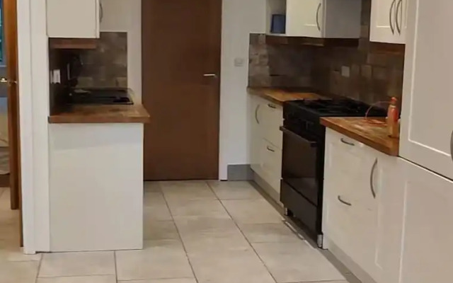 4 Guests - Bbq - Parking - Garden