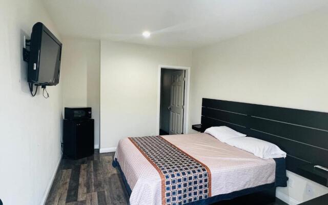 Holly Park Motel near LAX