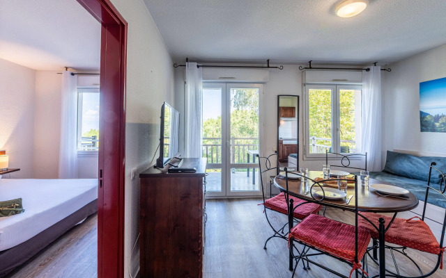 Zenitude Hotel-Residences Les Terrasses du Lac