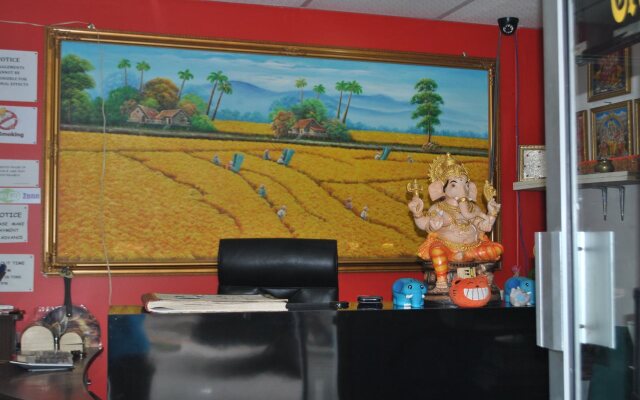Raymond's Boutique Travelers Home - Hostel
