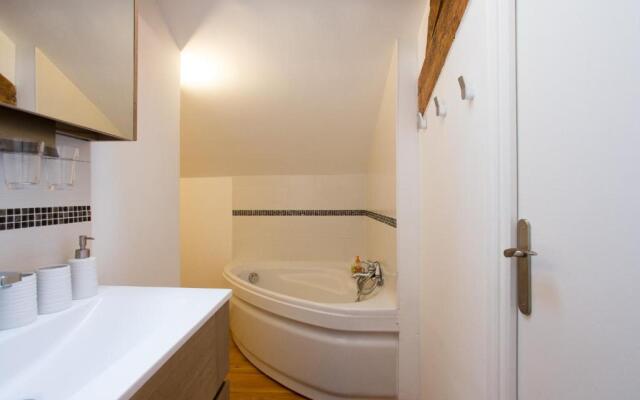 Big loft 107m2, 10min walk to Palais des Festivals