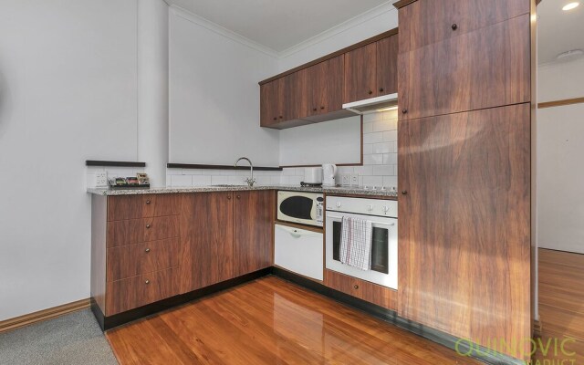 QV Refined & Central Apartment - 827