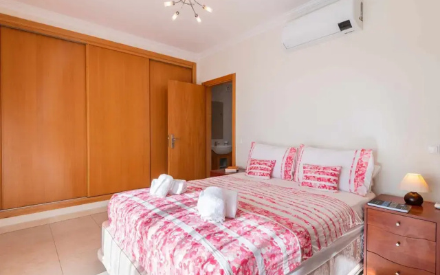 Balaia Residence 2 Bedroom Penthouse With Pool