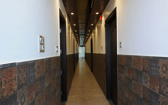 Capital O 12148 Flyover INN