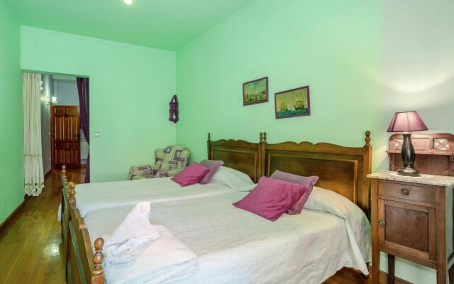 Inviting mansion in Salinillas de Buradón with pool