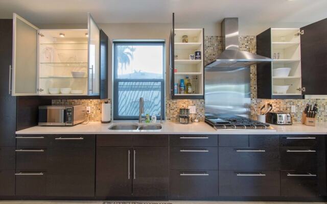 Hollywood Dream House - 5 Bedroom with Heated Pool