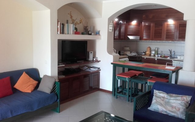 Inviting Duplex 1-bed Apartment in Albufeira Town