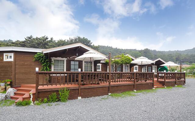 Taean Between Mountain & Sea Pension