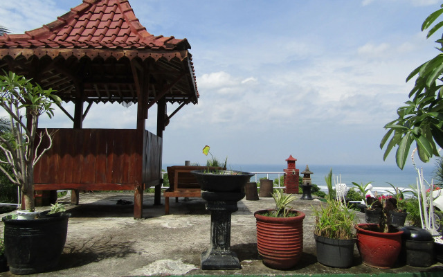 Losmen Kinasih Puncak & Gazebo Pandang