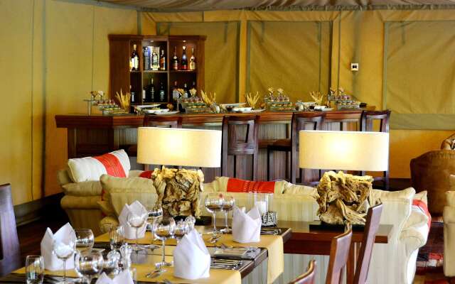 Kiboko Luxury Camp