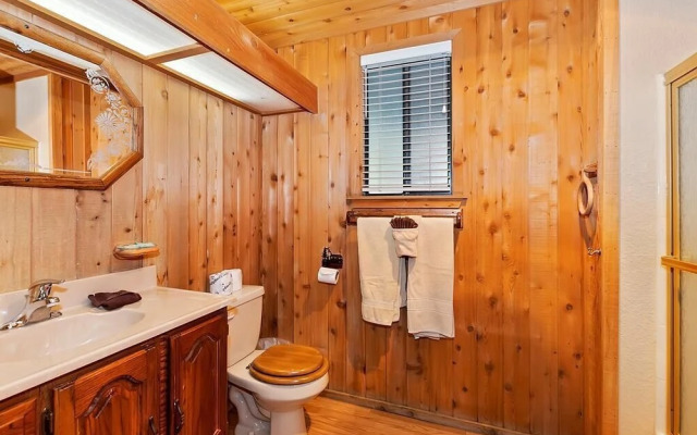 034 Menlo Suite Cabin