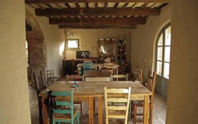 Follonico 4 Suite B&B