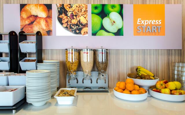 Holiday Inn Express Rotterdam - Central Station by IHG