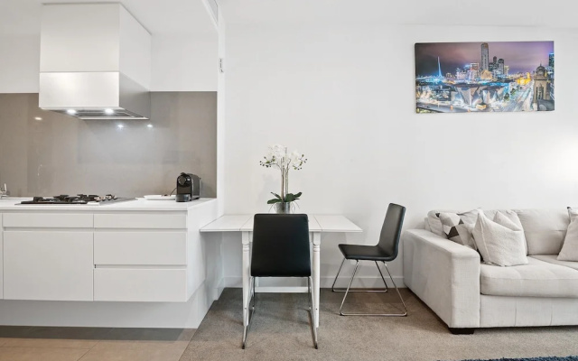 Stylish Southbank 1-bed Flat With Luxury Amenities – Guest Rooms – Melbourne