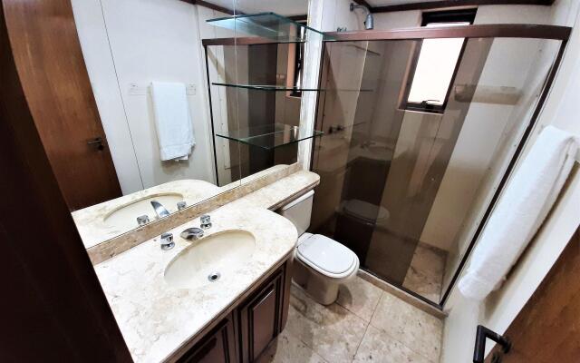 Apartamento com serviços próximo a Praia de Ipanema