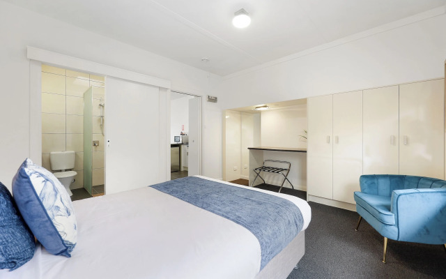 Hamilton Lakeside Motel