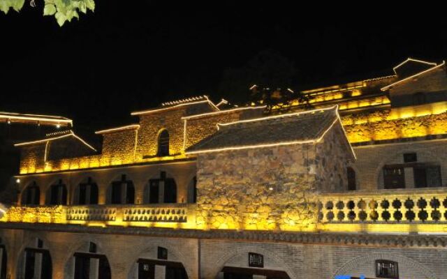 Mount Yunqiu Yaodong Courtyard