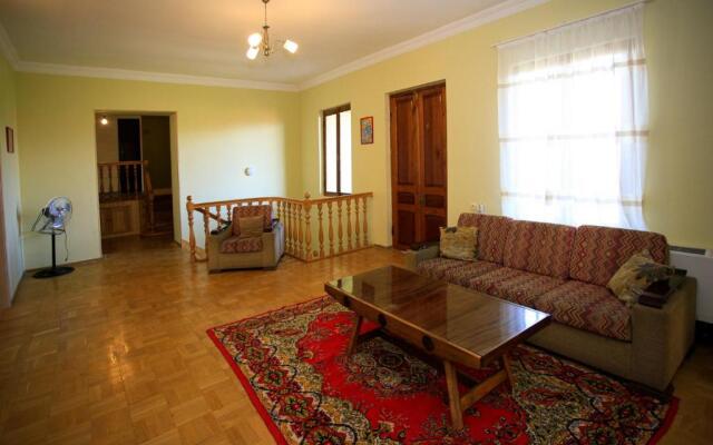 Bucha`s Guest House & Wine Cellar