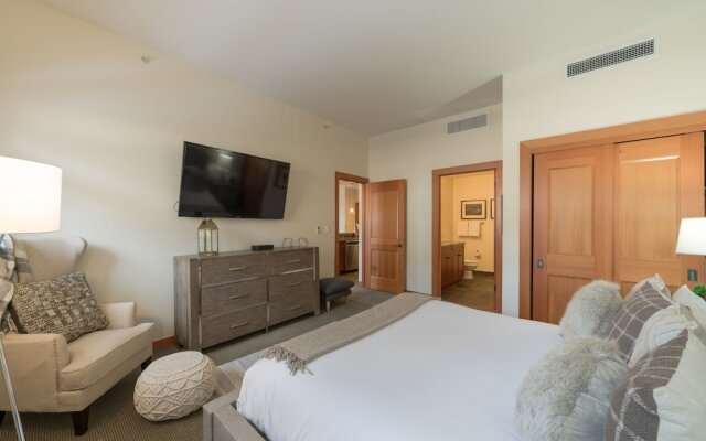 Capitol Peak Lodge by Snowmass Mountain Lodging