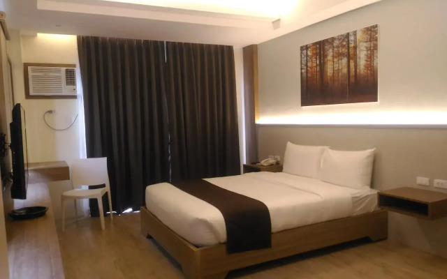Aquamira Hotel & Resort