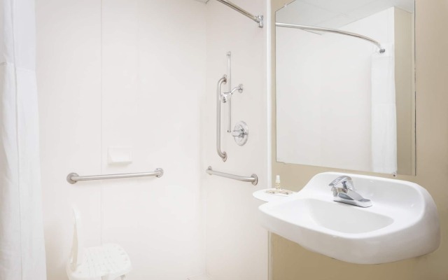 Wingate by Wyndham Savannah Gateway