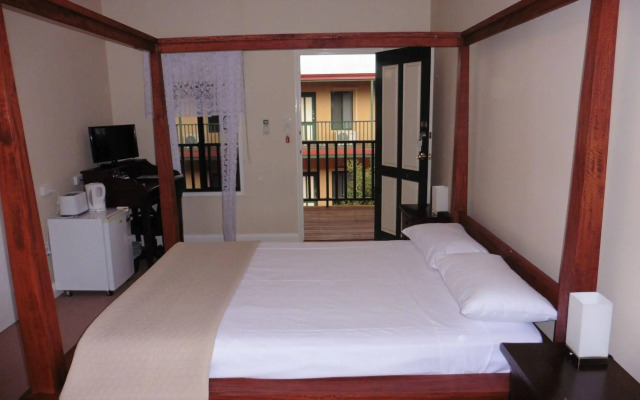 Avon Accommodation York