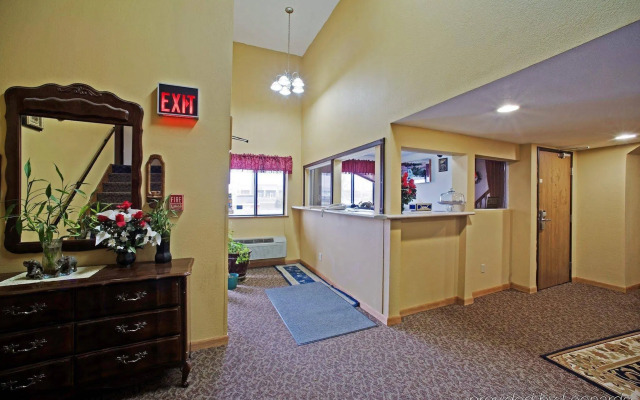 Faribault Hometown Inn & Suites