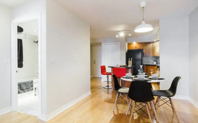 AOC Suites - Heart of Downtown  Condo