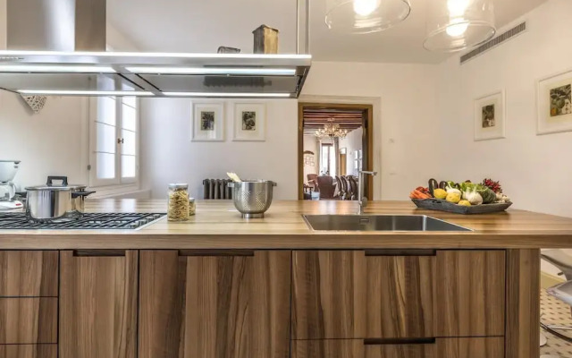 Palazzina Canal - Experience and Enjoy 5 Elegant Bedrooms