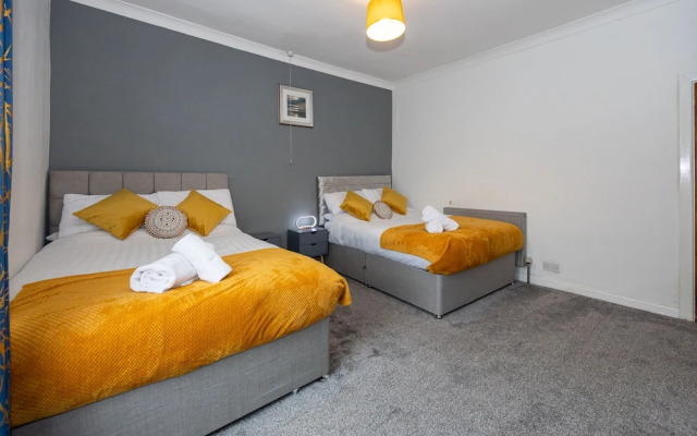 Captivating 2-bed House in Blackburn