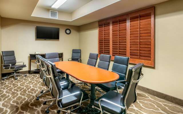 Comfort Inn & Suites Galt - Lodi North