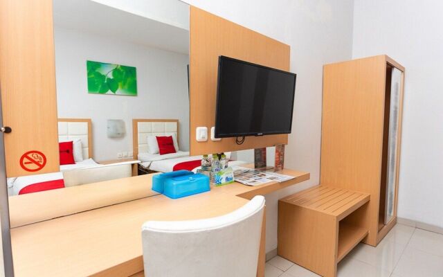 RedDoorz Plus @ Idjen Boulevard Malang