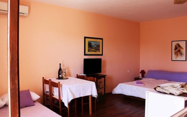 Apartmani Emilio Novalja