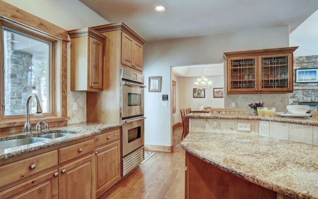 Highlands Trail House 5 Bedroom Home by RedAwning