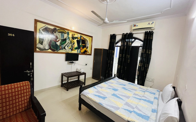 OYO 17284 Hotel Vrindavan Palace