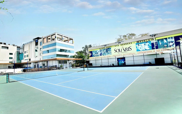 FabHotel Solaris AB Road