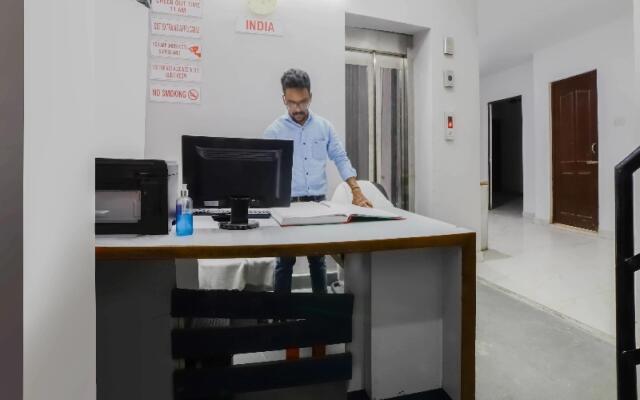 OYO 80978 Silver Stone