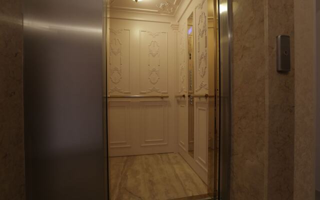 Luxury Apartment in Anastasia Palace