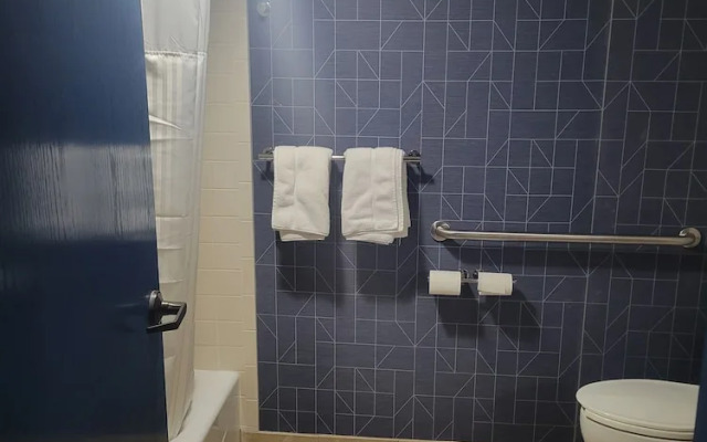 Spark by Hilton Green Bay