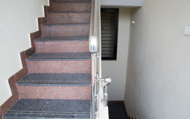 OYO 9702 Hebbal