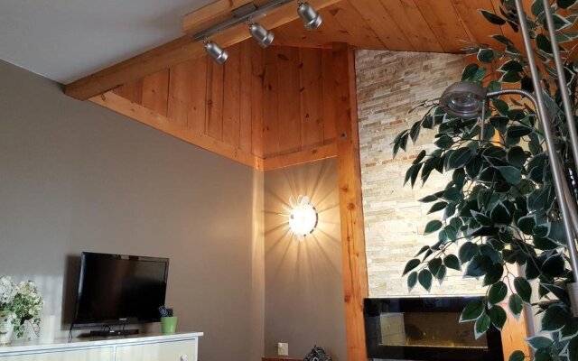 Duck Pond Bed & Breakfast Cottage