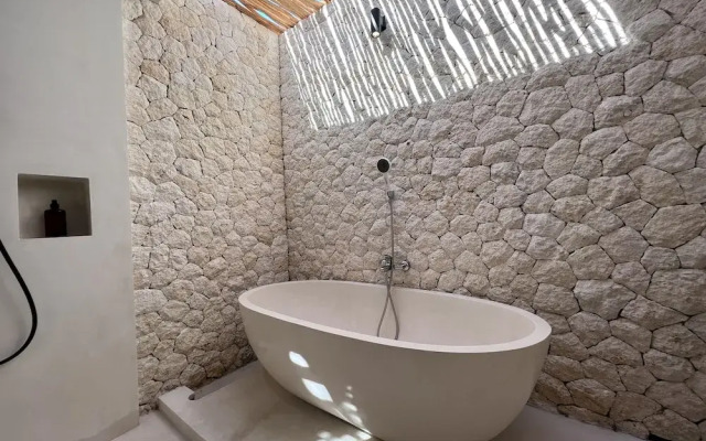 Moana Villa & Suites Bingin