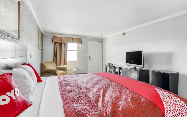 OYO Hotel Pineville LA Hwy 165