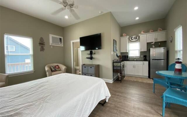 Sea Beauty 3 Bedroom Home by RedAwning