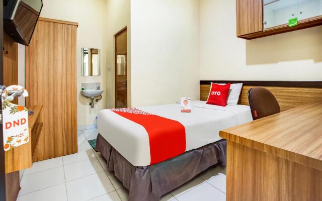 OYO 90037 Rumah Verde